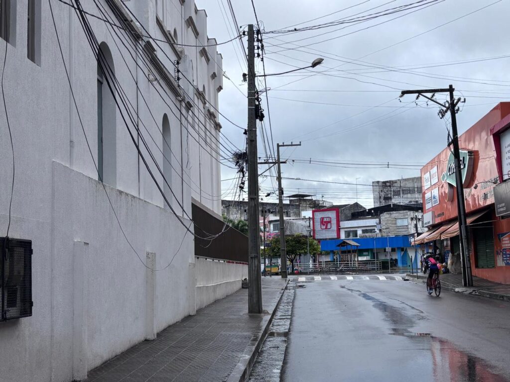 Fios rua dos correios