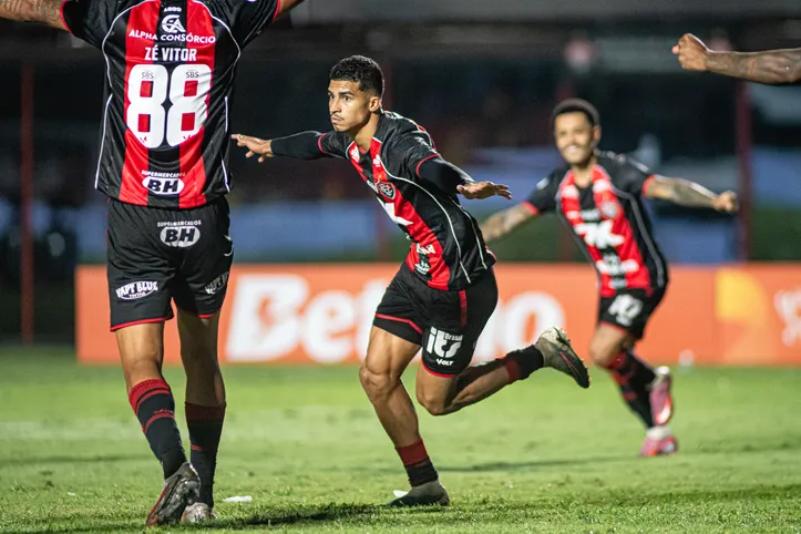 vitoria-elimina-o-athletico-na-copa-do-brasil-em-g0139779700202608062356-1